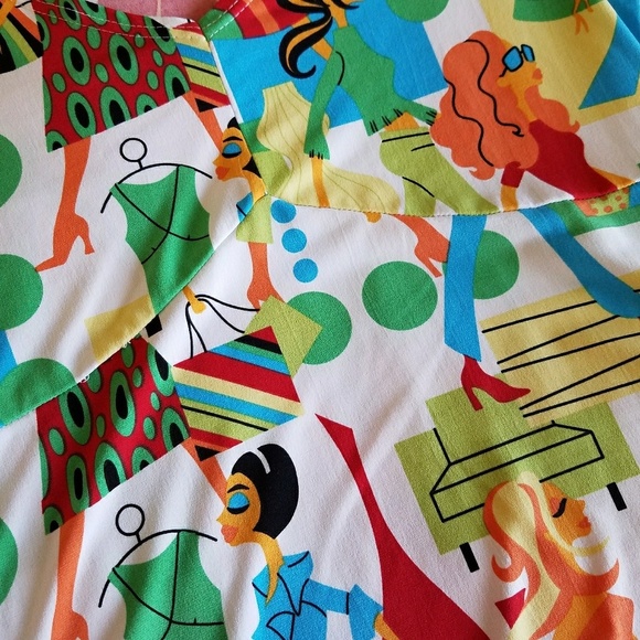 Chic women shopping graphic print top mid length sleeves Small EUC - Picture 7 of 7